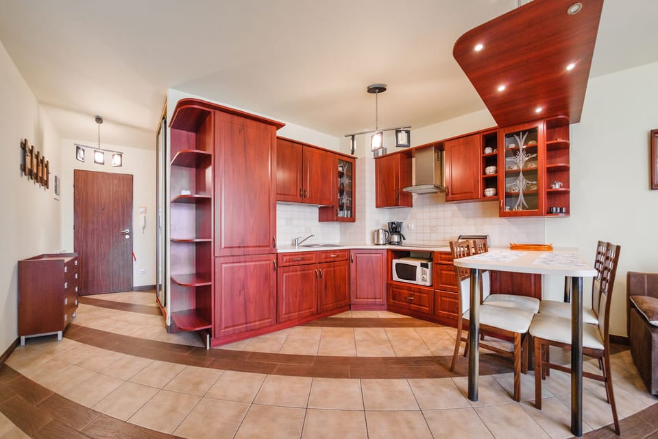 Apartment (3) | Private kitchen | Full-size fridge, microwave, stovetop, electric kettle