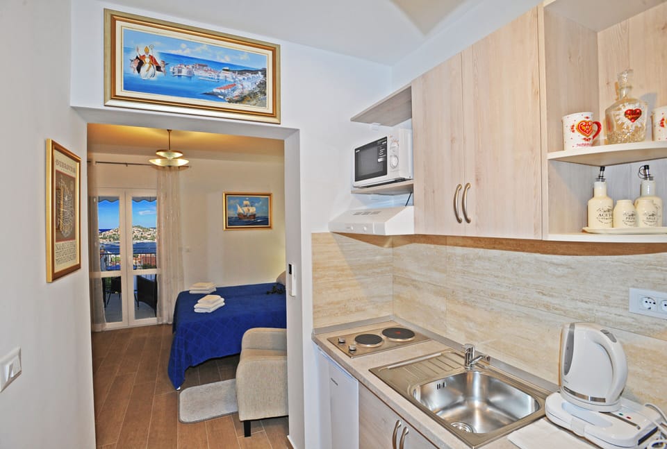 Kitchenette