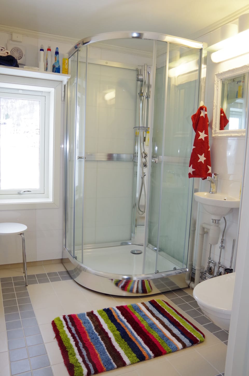 Deluxe Double Room, 1 Queen Bed, Ensuite | Bathroom | Slippers