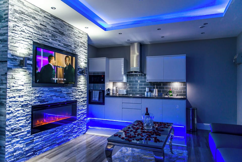 Royal Apartment, Hot Tub (The Royal Spa Suite)