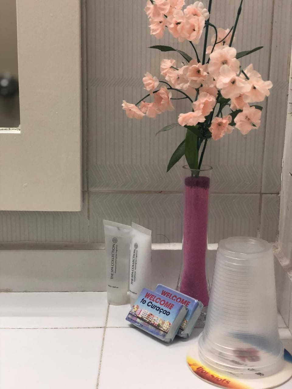 Bathtub, free toiletries, hair dryer, towels
