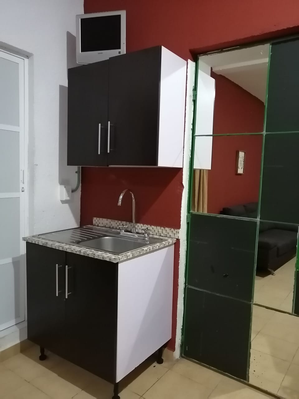 Deluxe Apartment | Private kitchen | Shared fridge, microwave, freezer