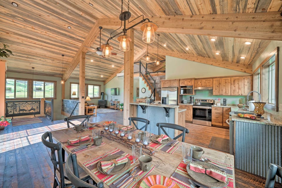 Dining Space | Dishware/Flatware