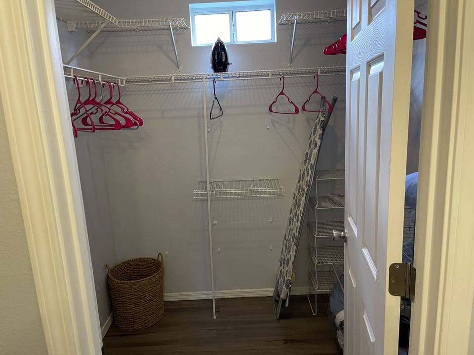 Master closet 