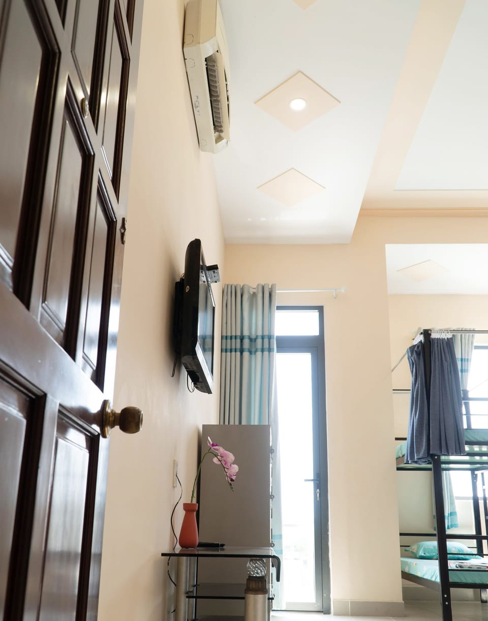 City Shared Dormitory | Desk, laptop workspace, free WiFi