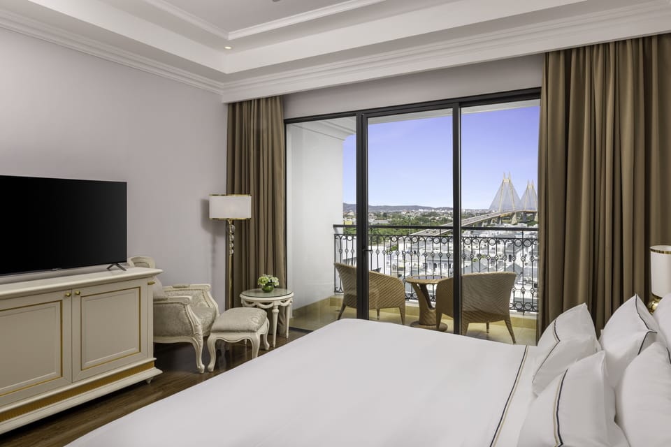 Minibar, in-room safe, desk, blackout drapes