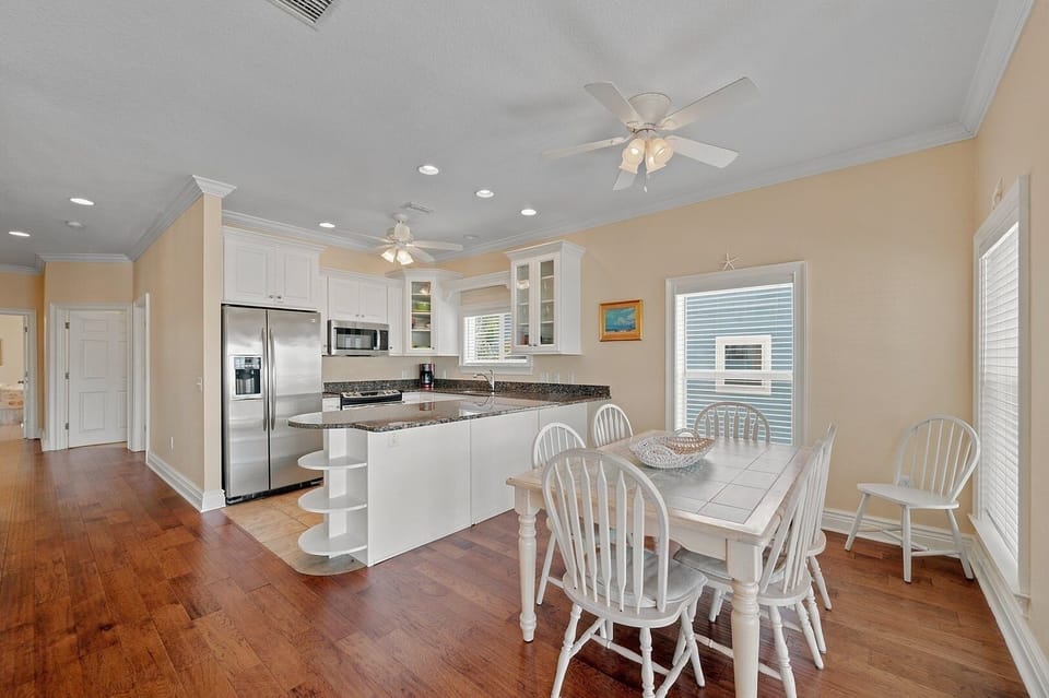 House, 3 Bedrooms | Private kitchen