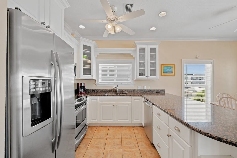 House, 3 Bedrooms | Private kitchen