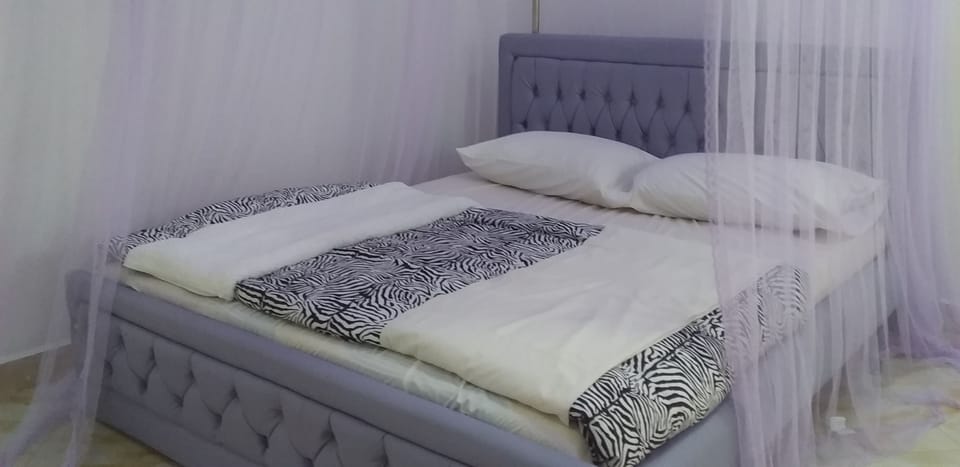 Deluxe Double Room | Desk, laptop workspace, free WiFi, bed sheets