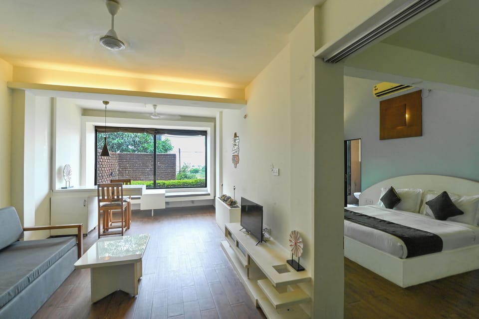 Executive Suite | Individually decorated, individually furnished, soundproofing