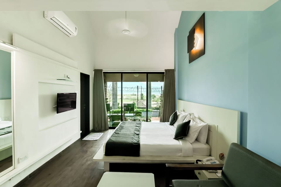Courtyard Room | Individually decorated, individually furnished, soundproofing
