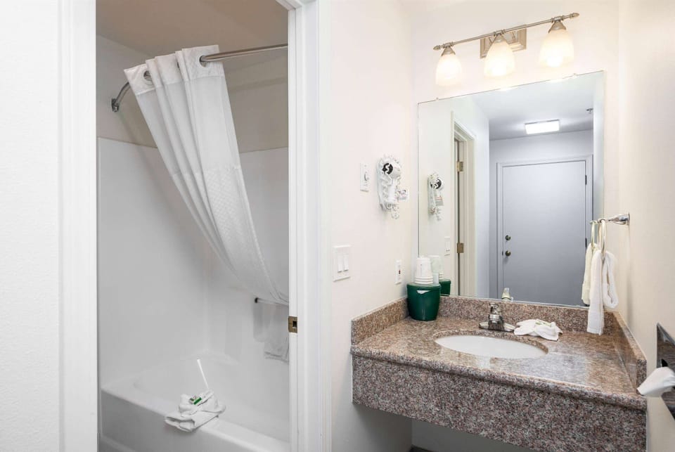Baymont by Wyndham Bellingham Hotel in Bellingham