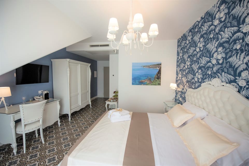Premium bedding, memory foam beds, minibar, in-room safe