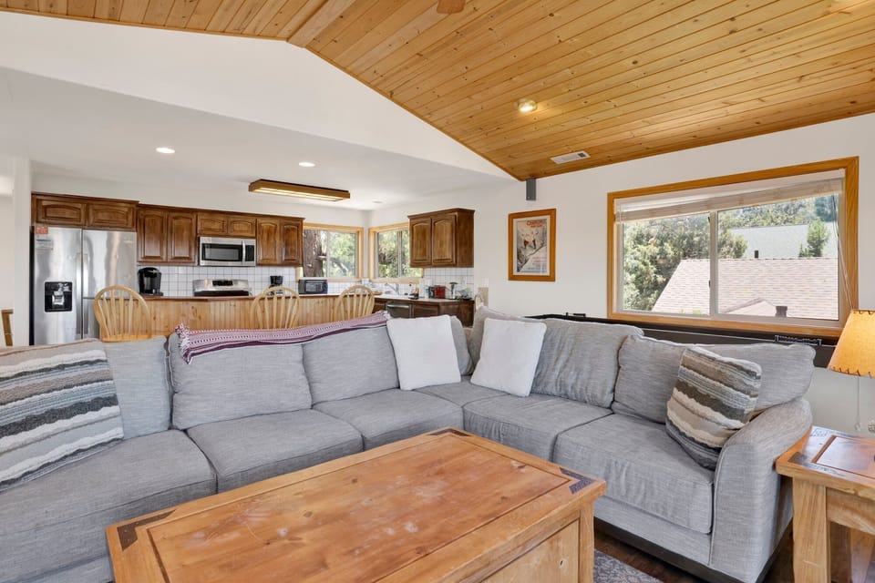 House, Multiple Beds, Patio, Partial Sea View (1475) | Living area | Fireplace
