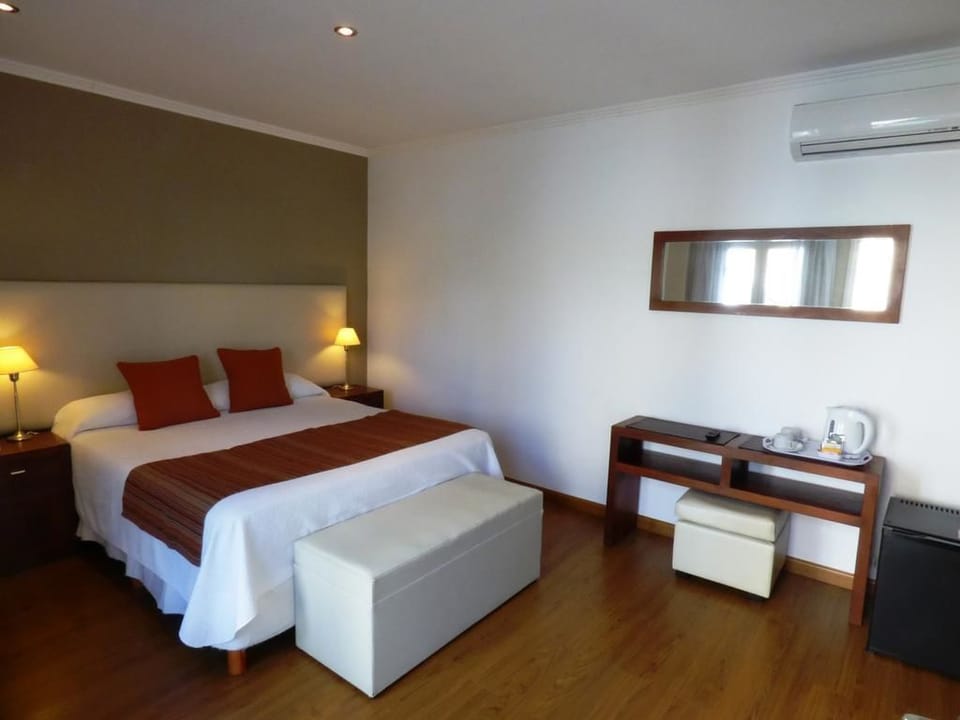 Comfort Double or Twin Room | Premium bedding, minibar, in-room safe, blackout drapes