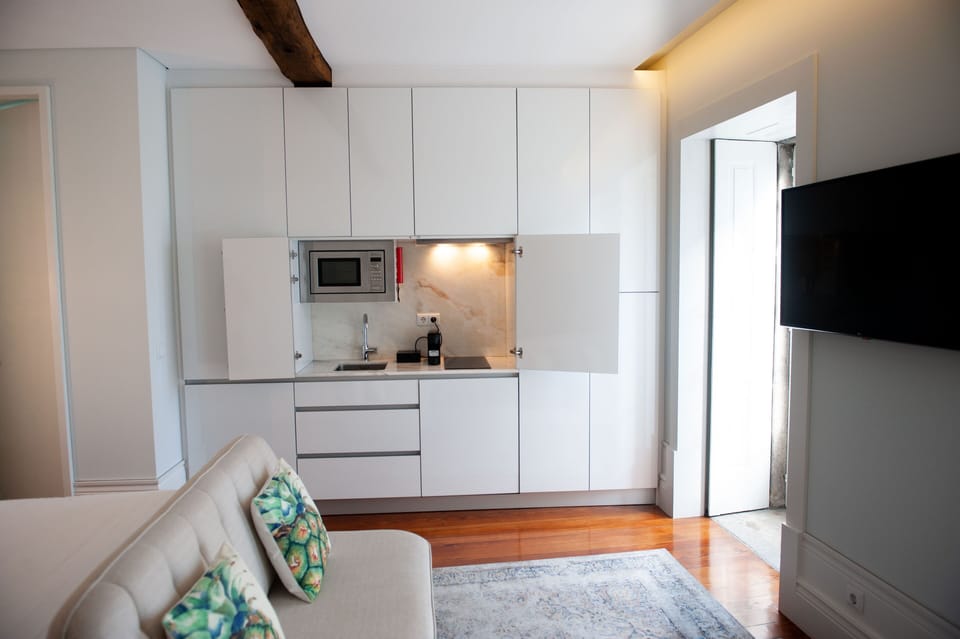 City Studio Suite | Individually decorated, individually furnished, desk, blackout drapes