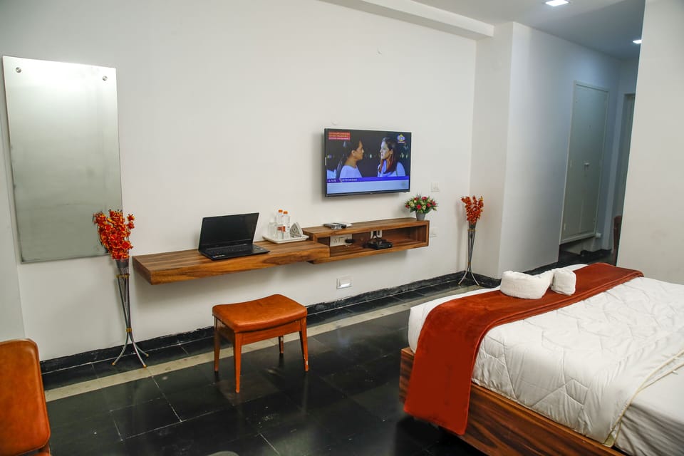 Laptop workspace, rollaway beds, free WiFi