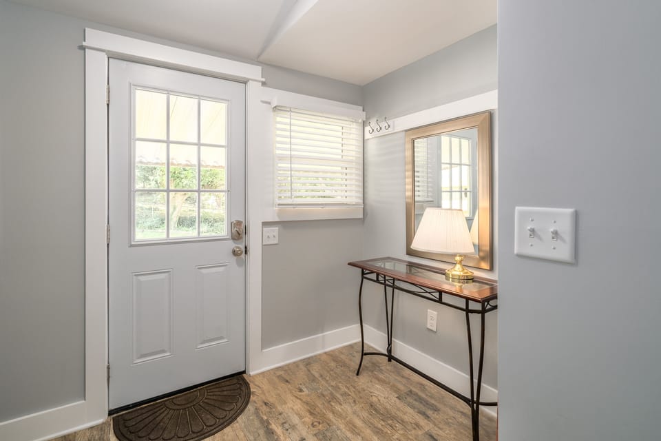 Back Foyer near Hot Tub with Hot Tub Towels
