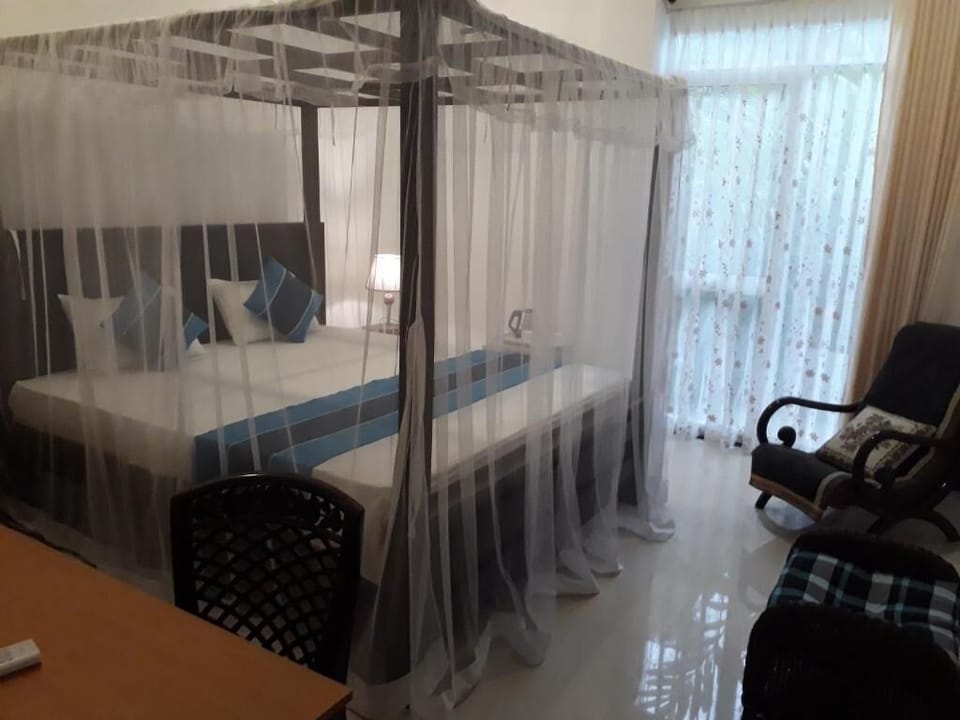 Minibar, desk, rollaway beds, free WiFi