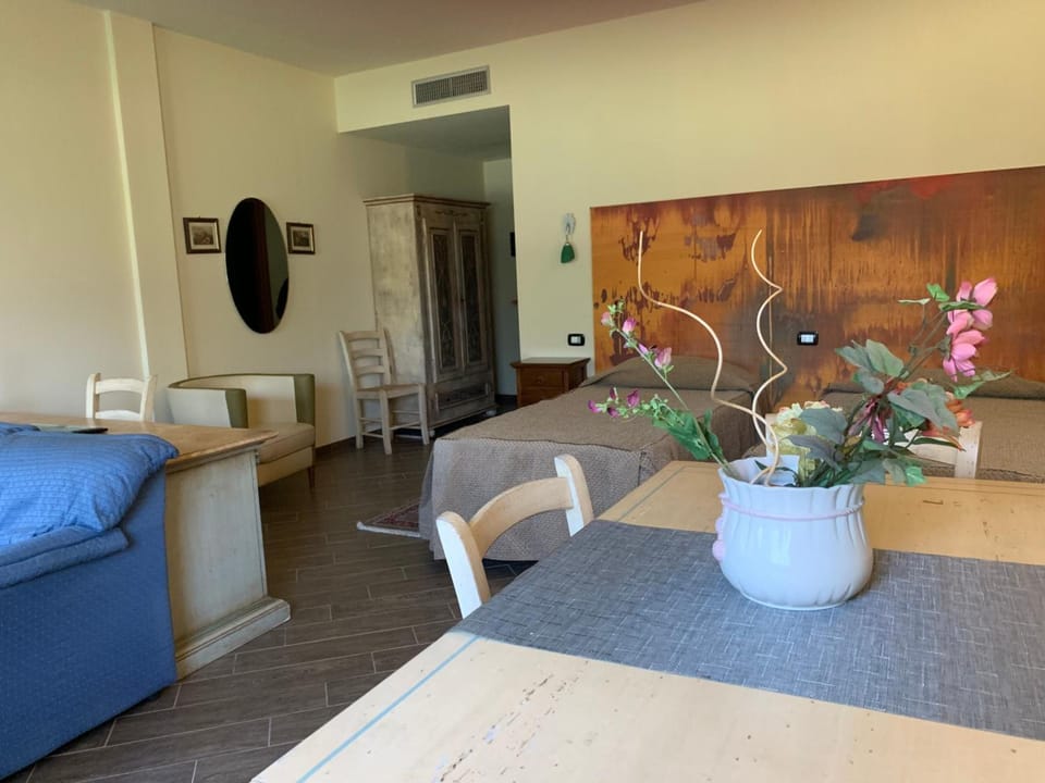 In-room safe, blackout drapes, soundproofing, WiFi (free)