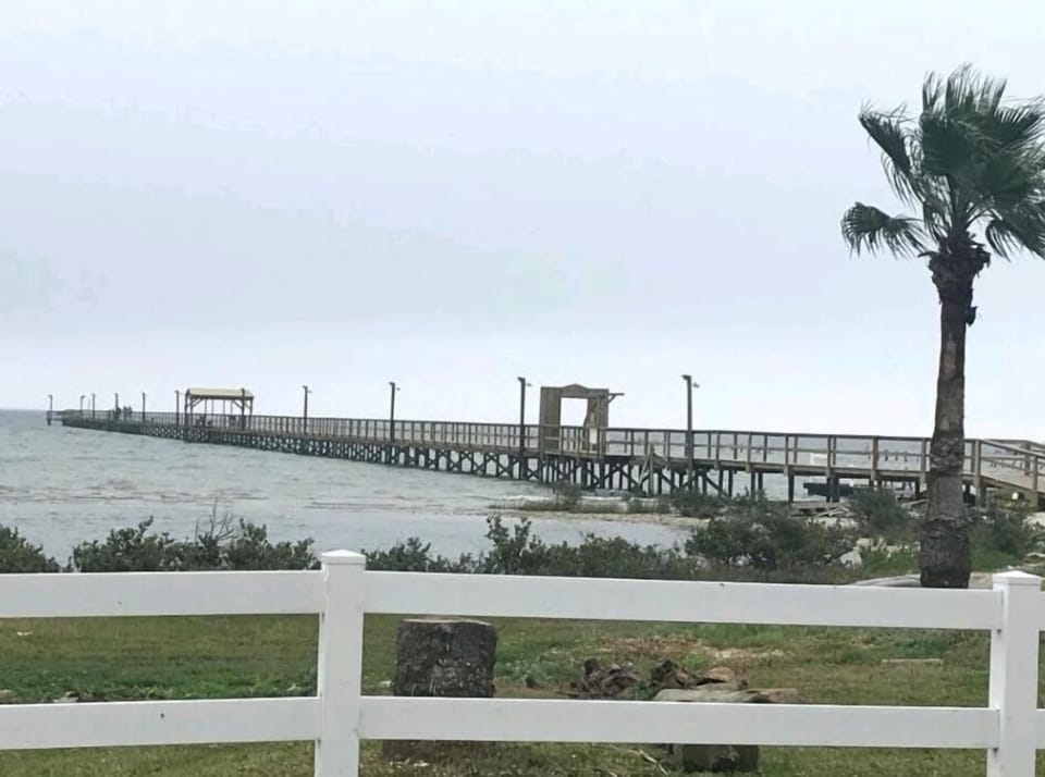 Private 1000 ft lighted fishing pier