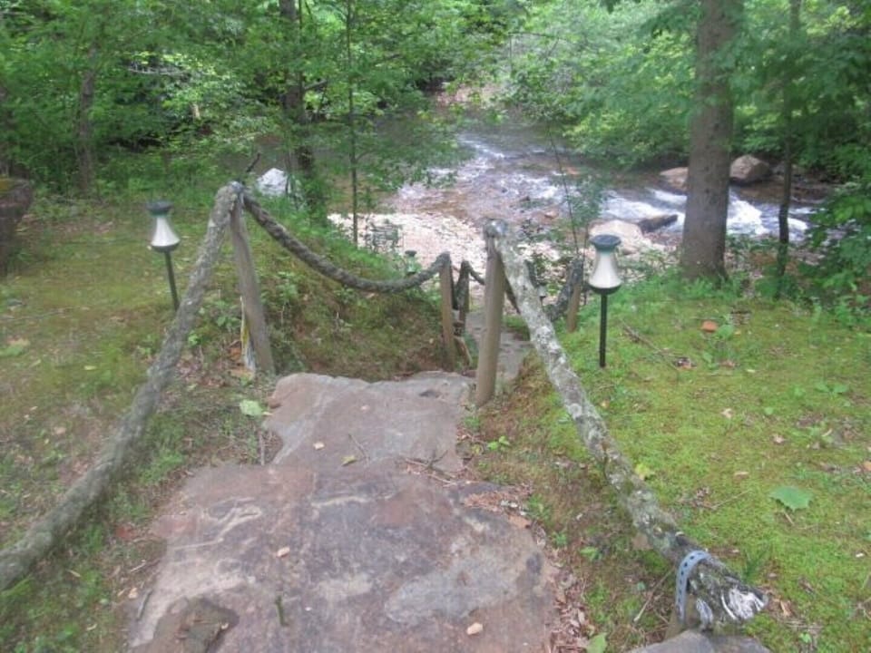 10 steps foom back cabin