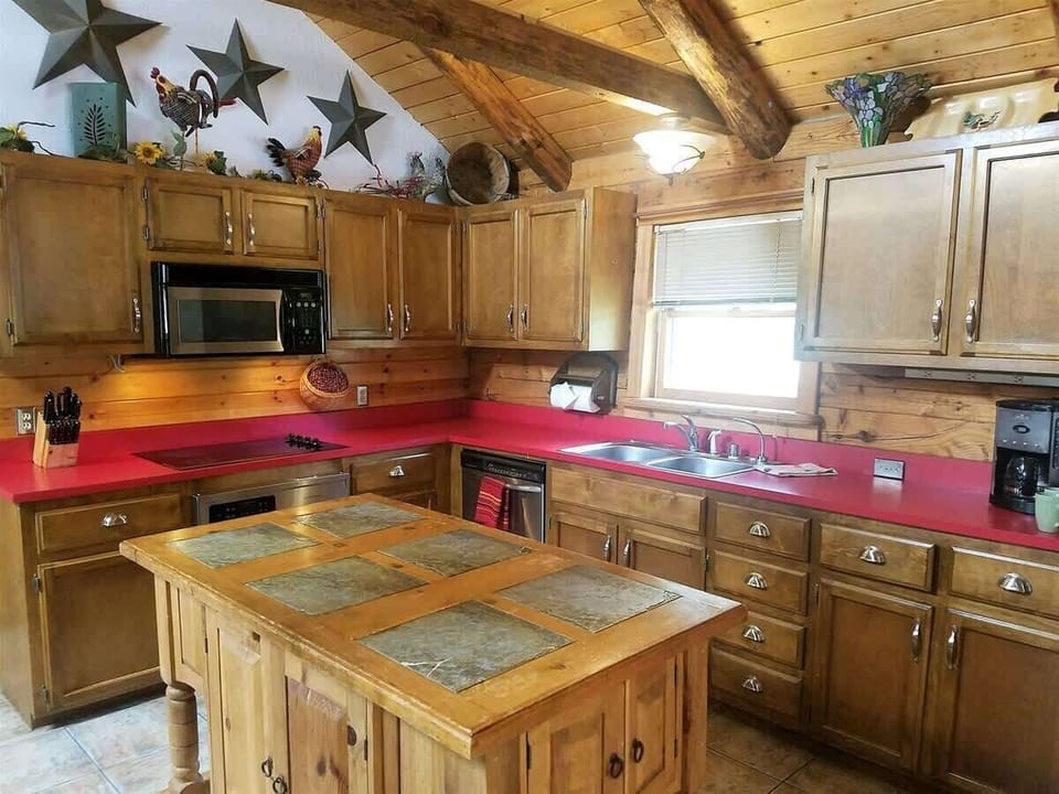 Bearadise - Cozy Cabins LLC