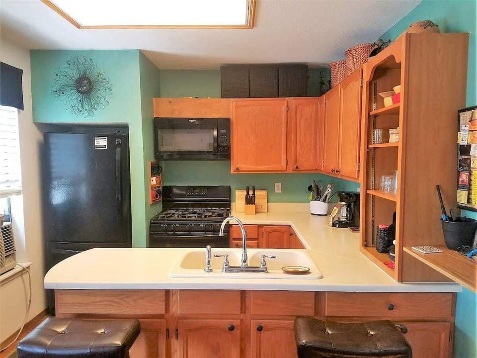 Fully stocked kitchen.