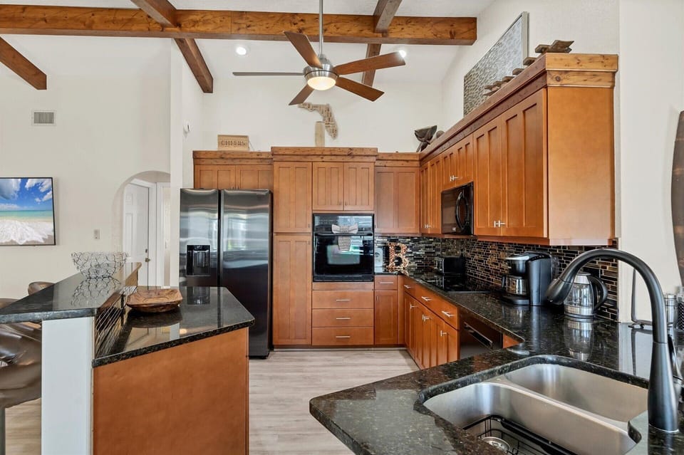 Beautiful, fully-equipped kitchen with lots of countertop and storage space