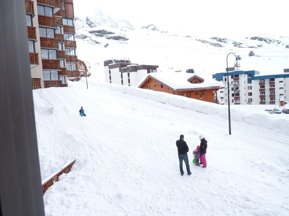 Snow and ski sports