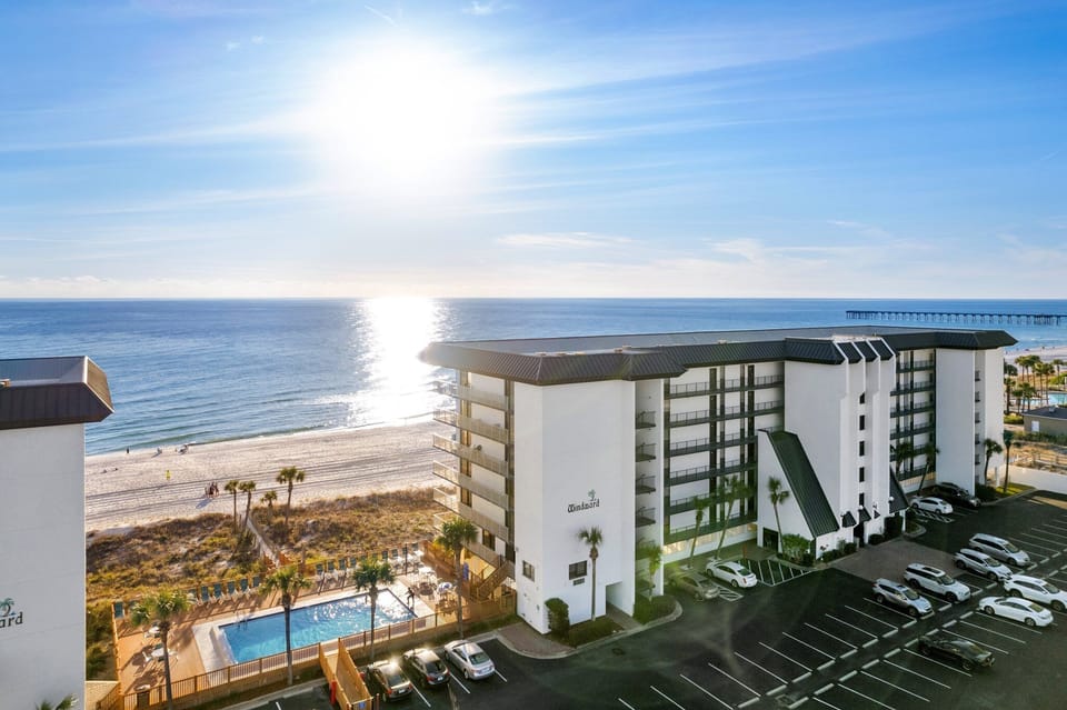 Windward - direct beachfront