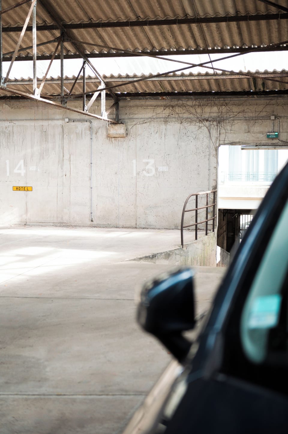 Self parking (EUR 10.00 per day)