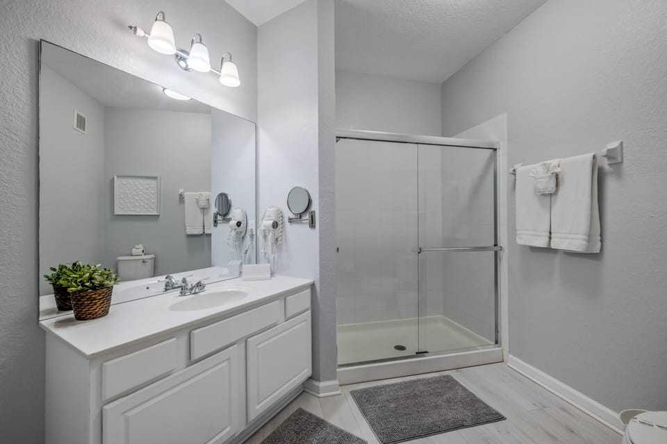 Private bathroom in king suite