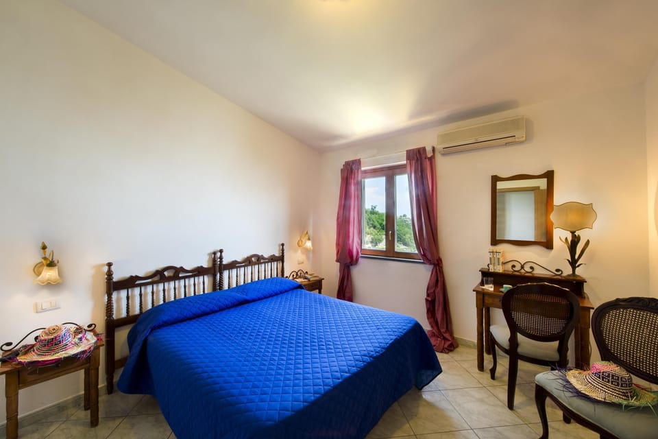  FIRST FLOOR DOUBLE ROOM
