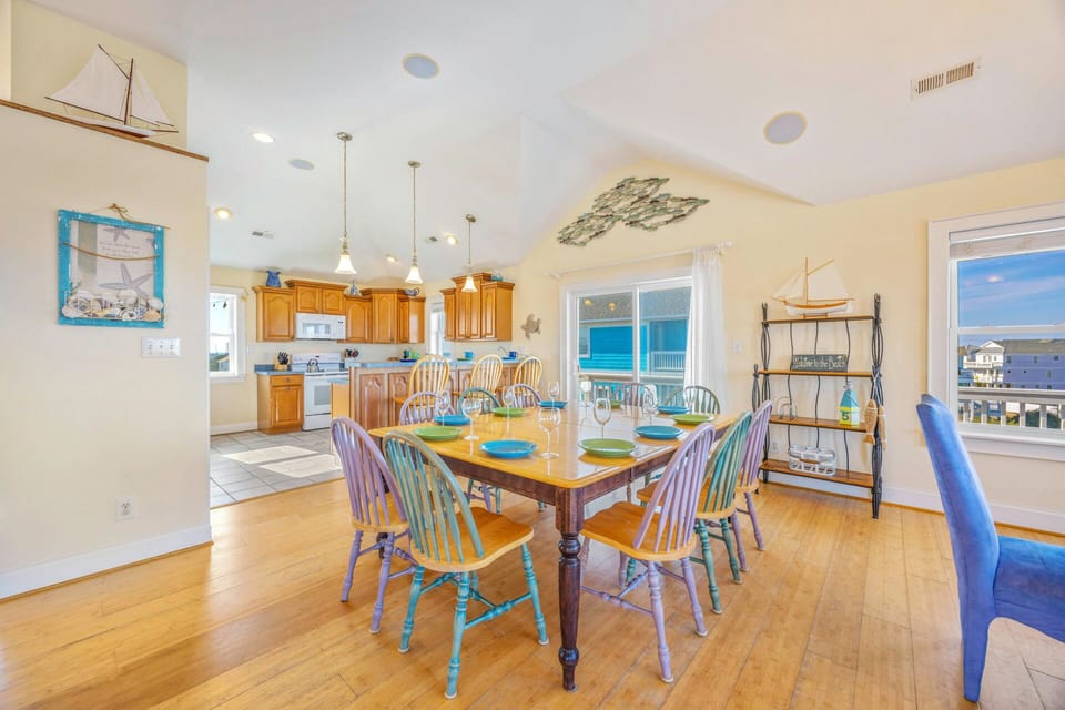 Surf or Sound Realty - 499 - Jamaican Me Happy - Dining Area -4