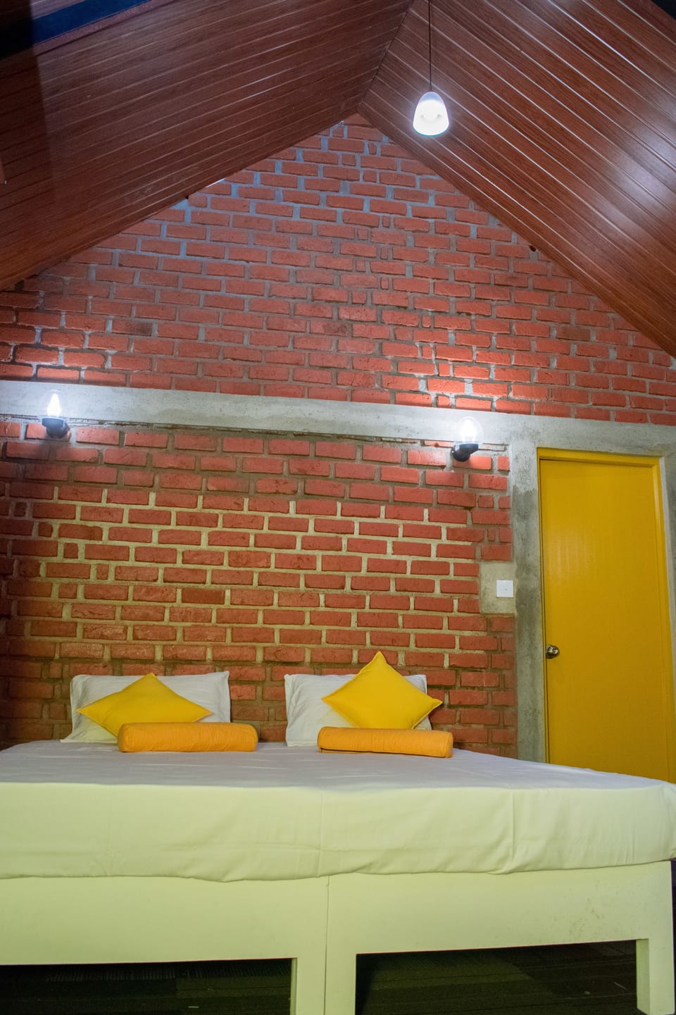 Standard Double Room | Soundproofing, iron/ironing board, free WiFi, bed sheets