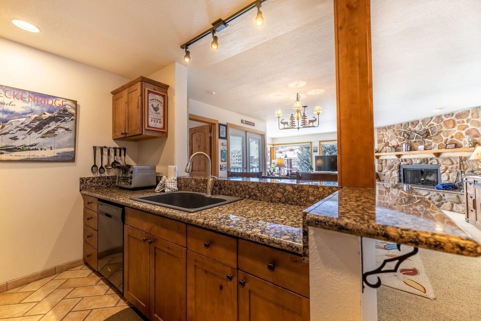 Full-sized kitchen.