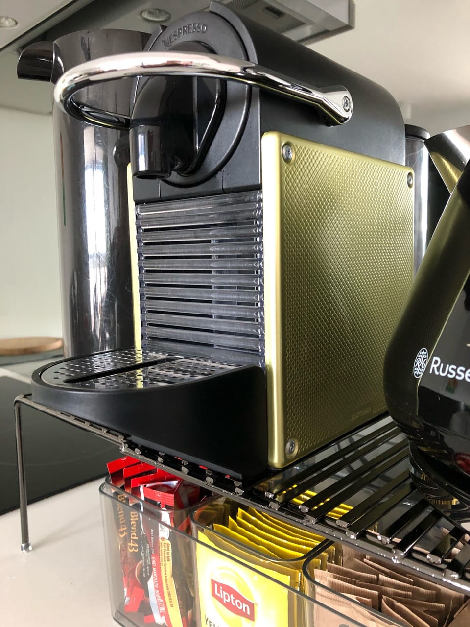 Addicted to your fav Nespresso flavour? Here, we have Nespresso coffee machine. 