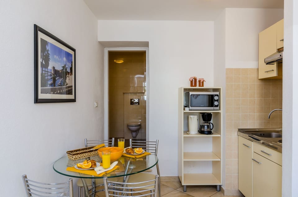 Kitchenette