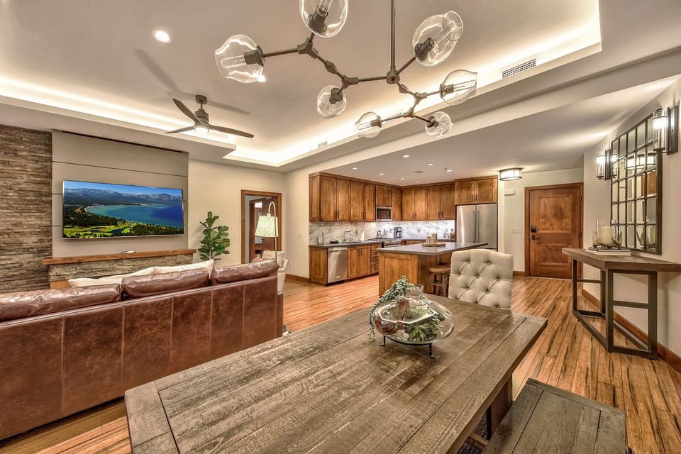 Condo, 3 Bedrooms | Private kitchen | Fridge, oven, coffee/tea maker, toaster