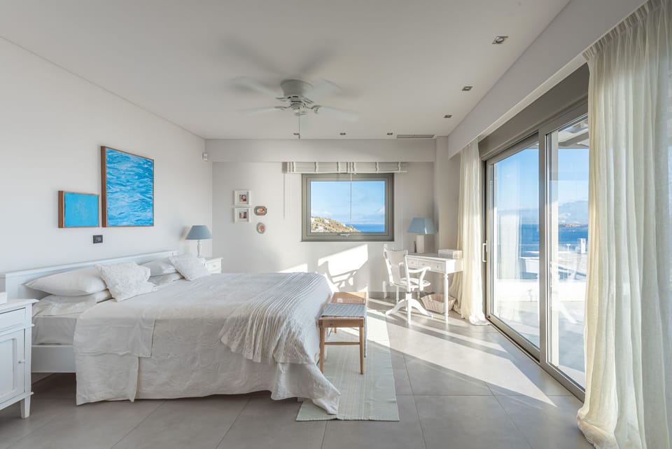 Villa Helios / Master bedroom