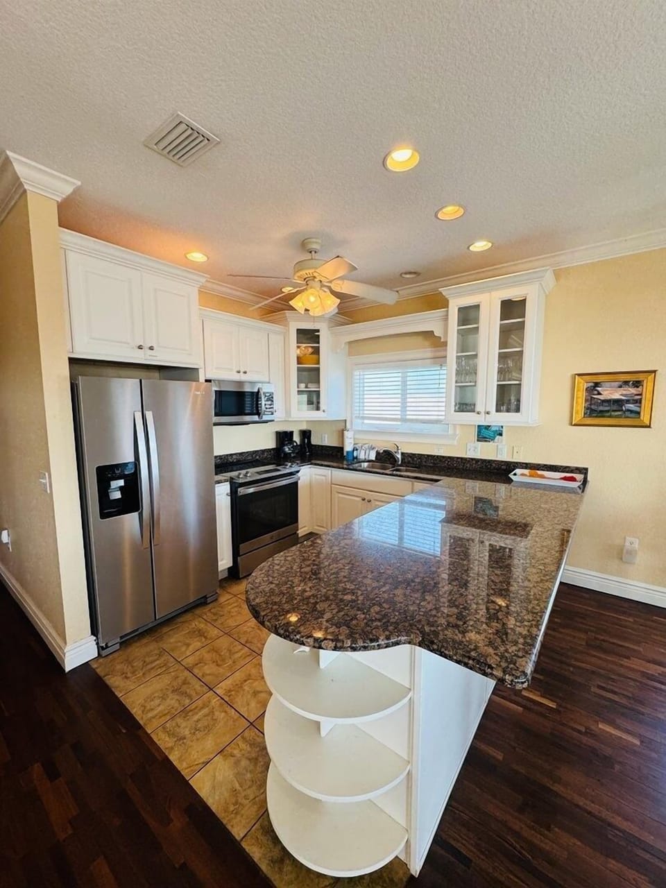 House, 3 Bedrooms | Private kitchen