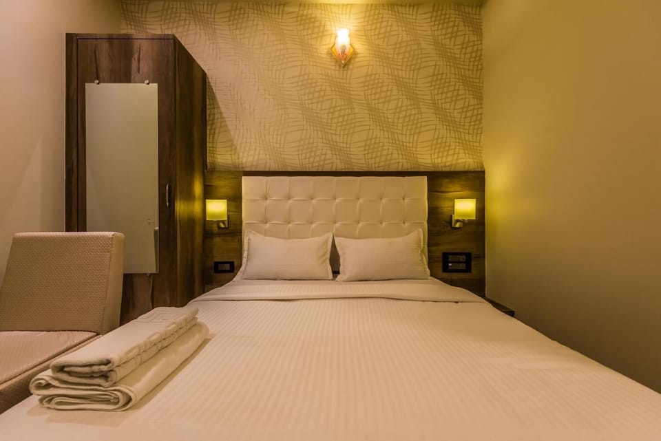 Deluxe Double Room | WiFi (free), bed sheets