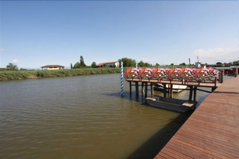 Dock