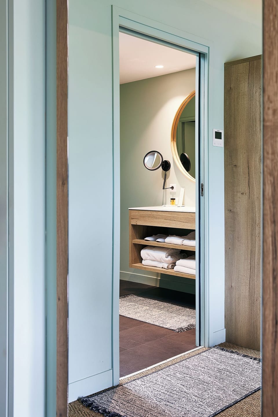 Comfort Double Room, 1 Queen Bed | Bathroom | Free toiletries, hair dryer, bathrobes, slippers