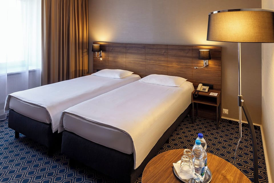 Superior Twin Room | Desk, iron/ironing board, free WiFi, bed sheets