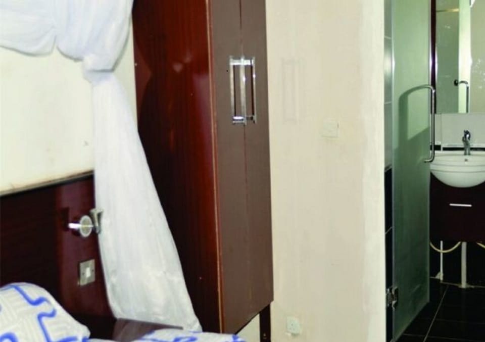 Standard Room | Desk, free WiFi, bed sheets