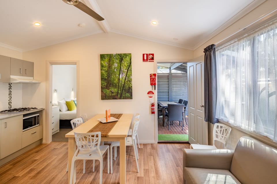 Bamboo Bungalow, 2 Bedrooms | In-room dining