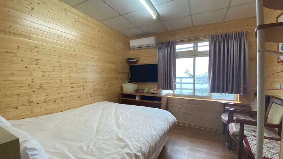 Double Room | Blackout drapes, free WiFi, bed sheets