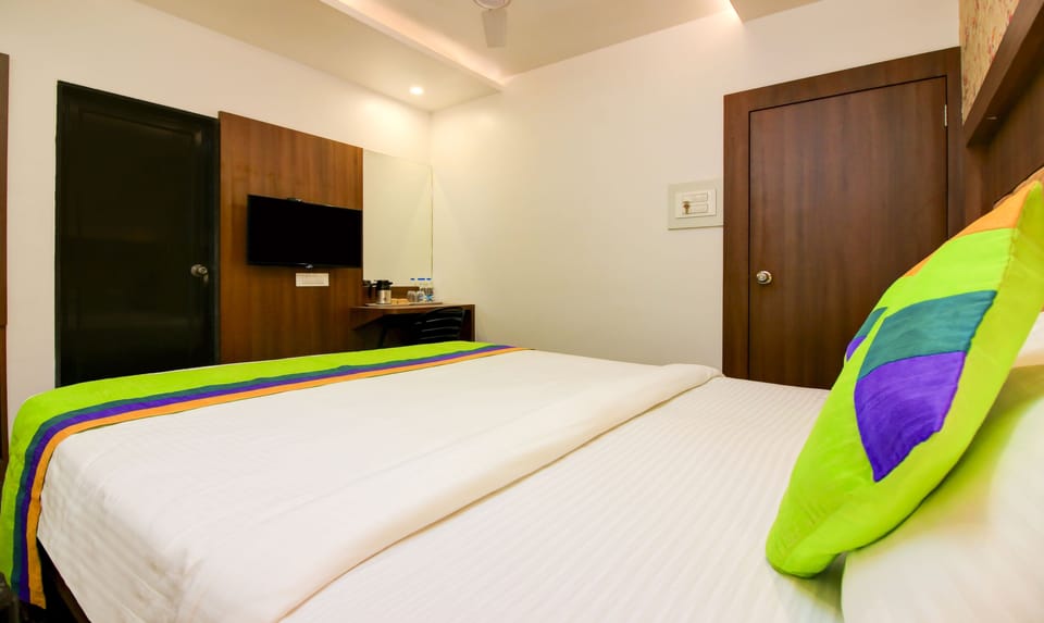 Standard Room | Desk, WiFi (free), bed sheets